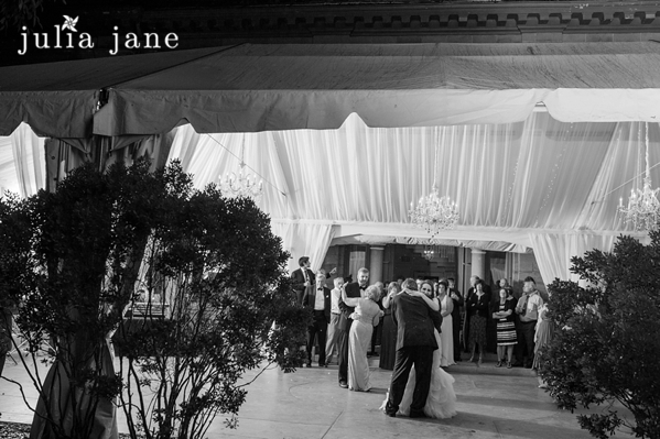 Candid Wedding Photography by Connecticut Wedding Photographer Julia Jane Studios